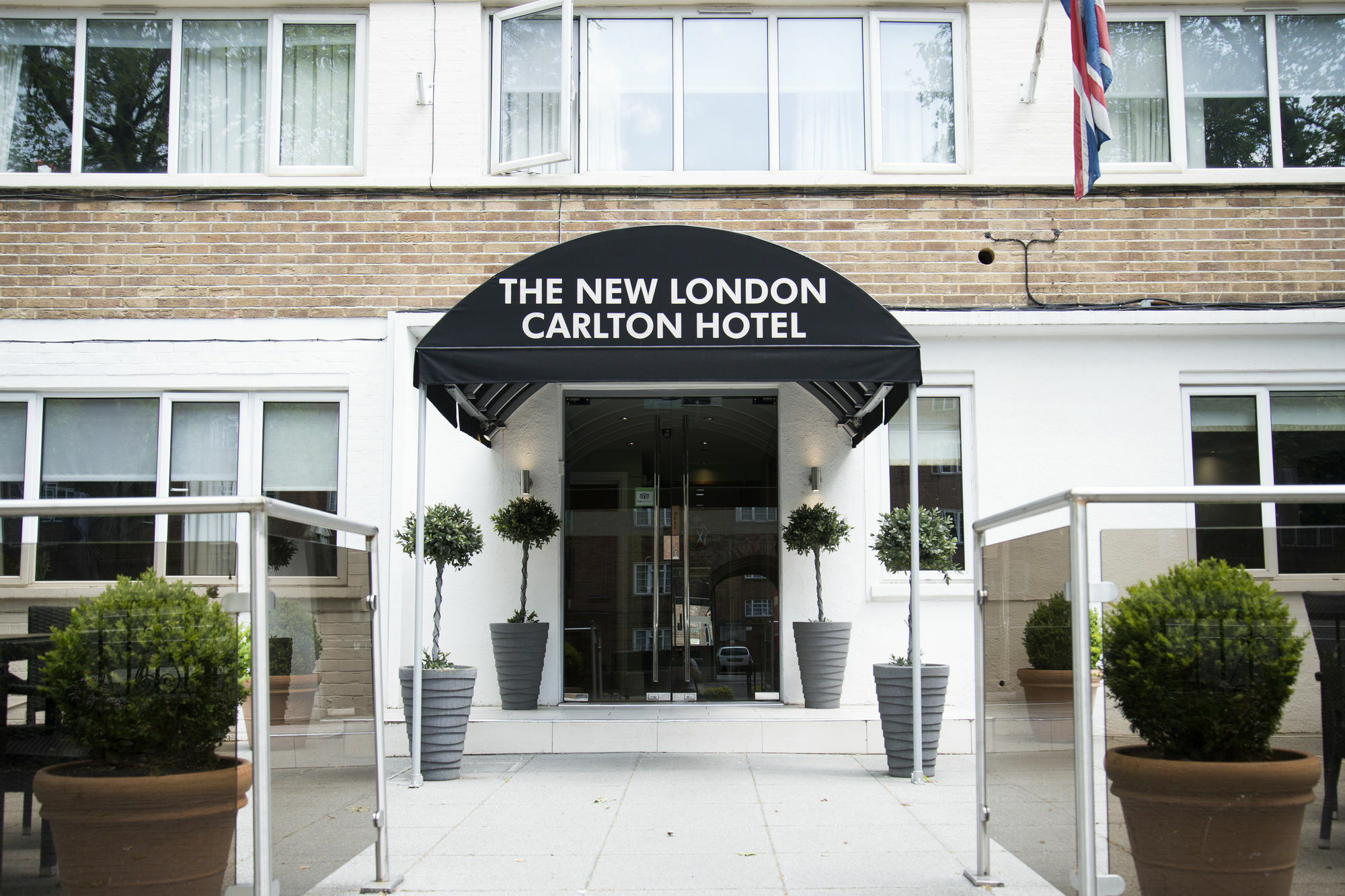 The New London Carlton Hotel Exterior photo